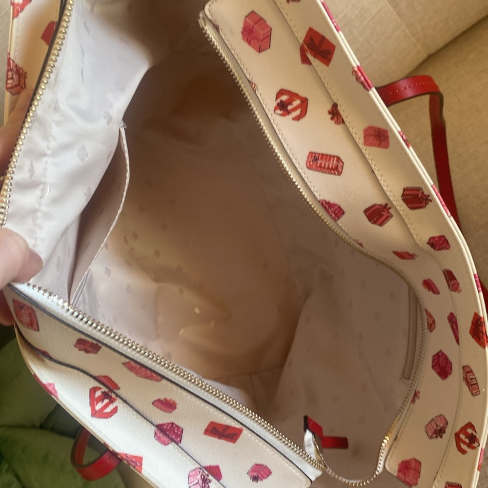 Kate Spade Holiday Gift Box Tote Bag – Limited Edition - Picture 5 of 7